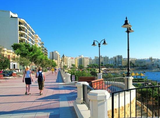 Perfect Location, Modern 2Br Apartment Sliema Exterior photo